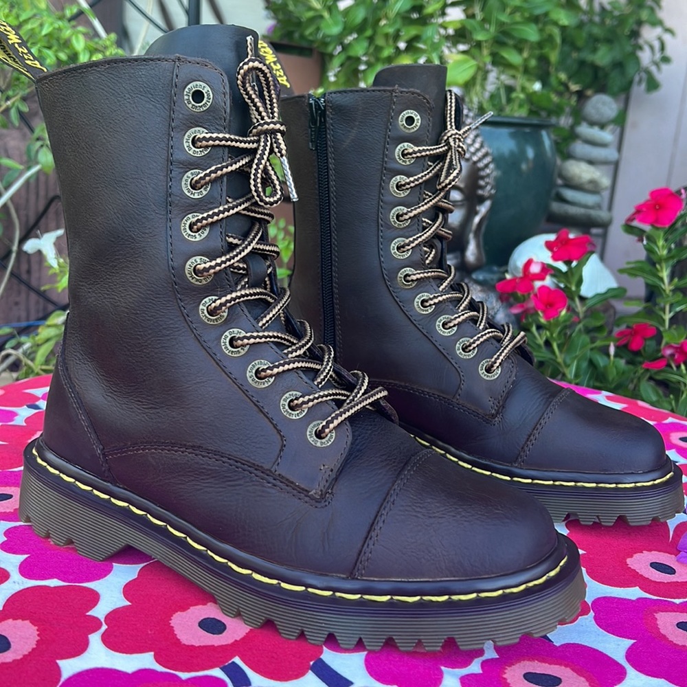 🌺 Dr. Martens Floral Lined 10 Eye Cap Toe Brown Leather Boots 🌺